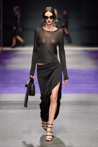 Look 8